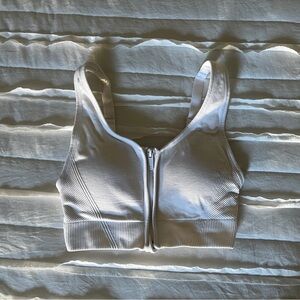 Front zip sports bra white